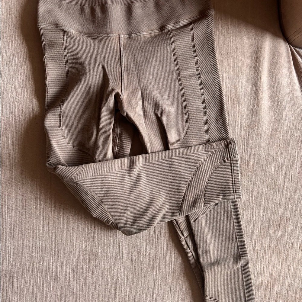 NUX Taupe Leggings